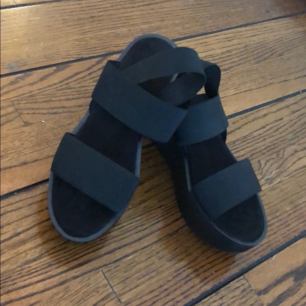Shoes - Picture 4 of 5